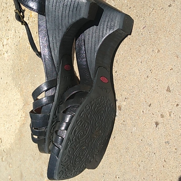 CLARKS Artisan Sandals - Picture 6 of 7